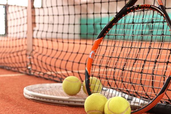 Tennis/Squash/Bouldern