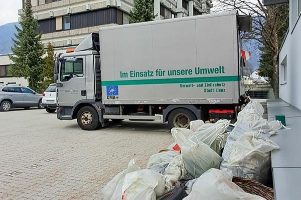 Reinigungskolonne sammelte zwei Kubikmeter Müll