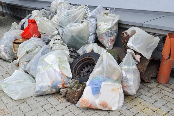 Reinigungskolonne sammelte zwei Kubikmeter Müll
